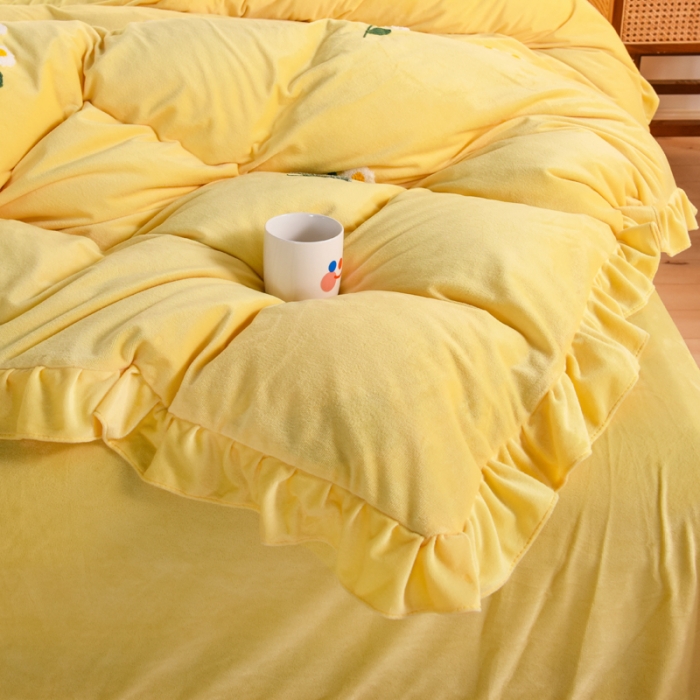 91家纺网 家纺一手货源 找家纺 唐人居 2025新款宝宝绒毛巾绣雏菊系列四件套冬恋雏菊-黄色