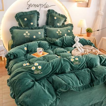 91家纺网 家纺一手货源 找家纺 唐人居 2025新款宝宝绒毛巾绣雏菊系列四件套冬恋雏菊-墨绿