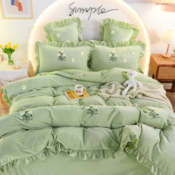 91家纺网 家纺一手货源 找家纺 唐人居2025新款宝宝绒毛巾绣雏菊系列四件套冬恋雏菊-苹果绿