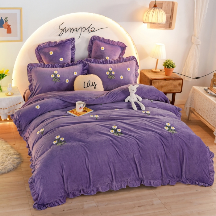91家纺网 家纺一手货源 找家纺 唐人居 2025新款宝宝绒毛巾绣雏菊系列四件套冬恋雏菊-紫色