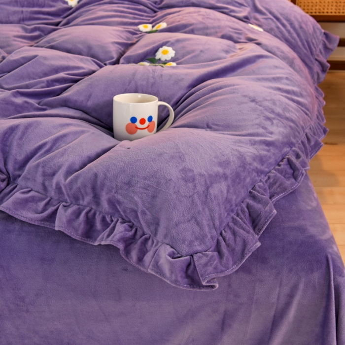 91家纺网 家纺一手货源 找家纺 唐人居 2025新款宝宝绒毛巾绣雏菊系列四件套冬恋雏菊-紫色