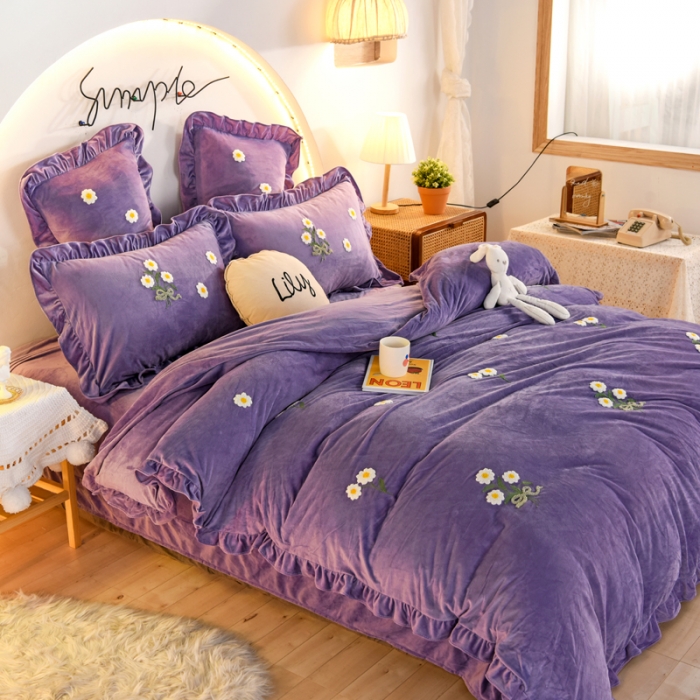 91家纺网 家纺一手货源 找家纺 唐人居 2025新款宝宝绒毛巾绣雏菊系列四件套冬恋雏菊-紫色