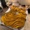 91家纺网 家纺一手货源 找家纺 炣炣 2020新款拉舍尔经编毛毯休闲毯盖毯毯子 纯黄