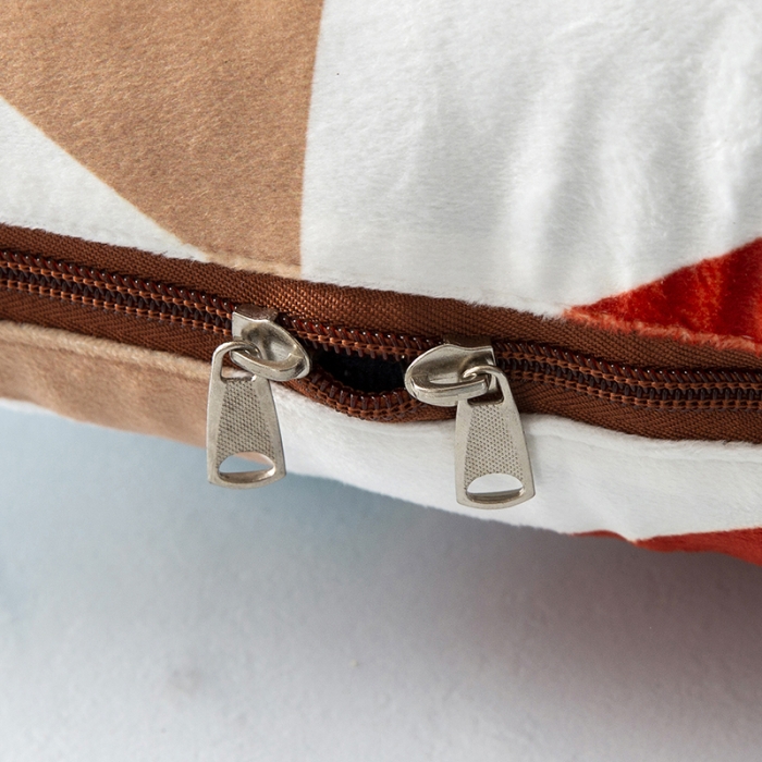 91家纺网 家纺一手货源 找家纺 宝马家纺2022多功能加厚荷兰绒水晶绒数码印花抱枕被 时尚鹿