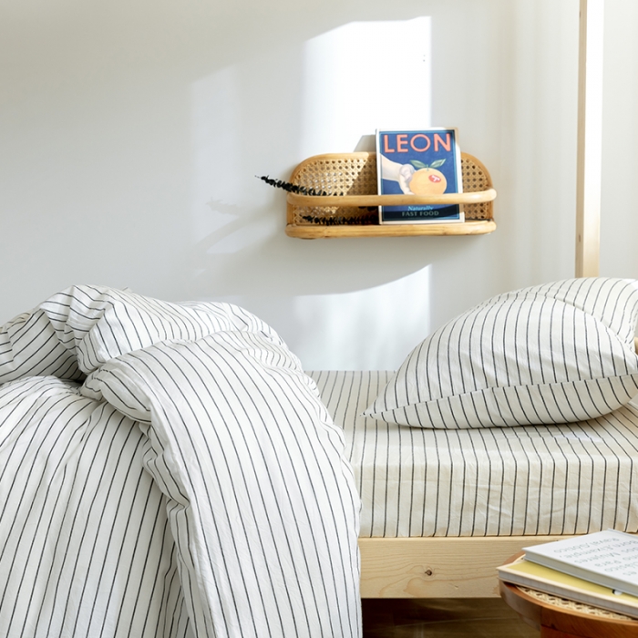 91家纺网 家纺一手货源 找家纺 寐眠 2021新款全棉水洗棉无印学生三件套四件套 白细条