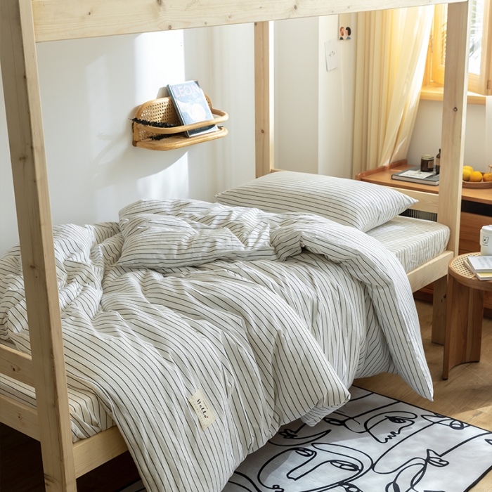 91家纺网 家纺一手货源 找家纺 寐眠 2021新款全棉水洗棉无印学生三件套四件套 白细条