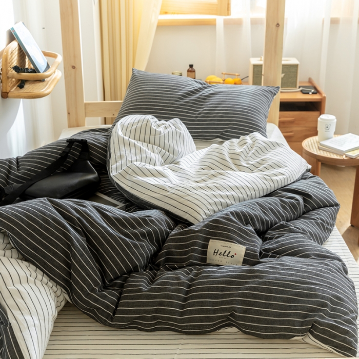 91家纺网 家纺一手货源 找家纺 寐眠 2021新款全棉水洗棉无印学生三件套四件套 灰白细条