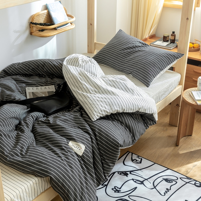 91家纺网 家纺一手货源 找家纺 寐眠 2021新款全棉水洗棉无印学生三件套四件套 灰白细条