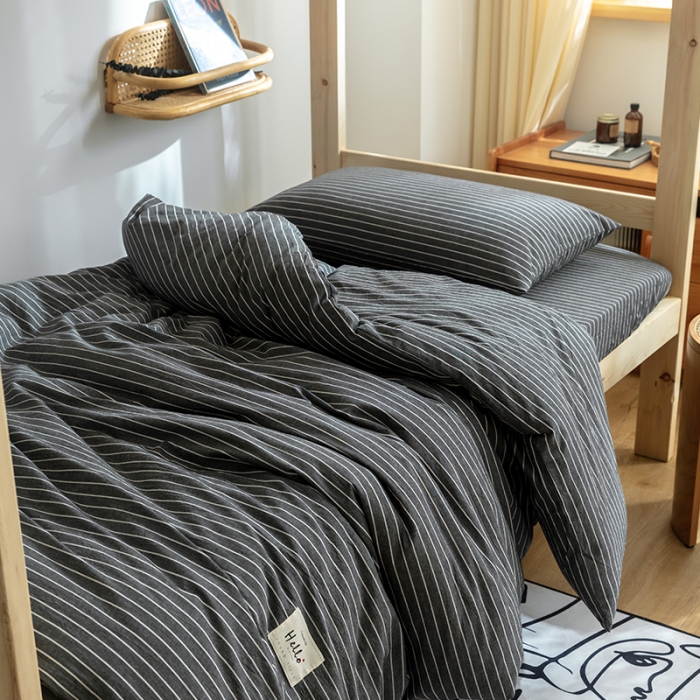 91家纺网 家纺一手货源 找家纺 寐眠 2021新款全棉水洗棉无印学生三件套四件套 灰细条