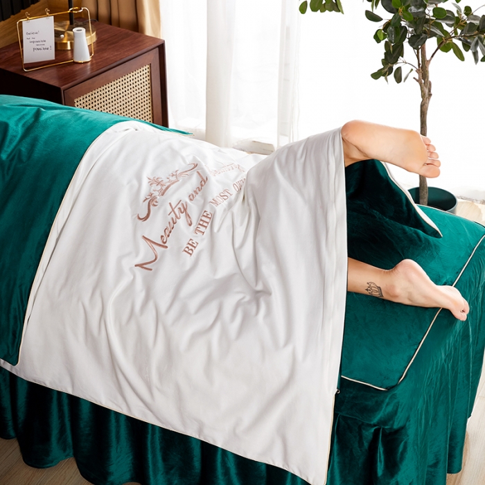 91家纺网 家纺一手货源 找家纺 诗薇娅 2020新款牛奶绒美容床罩四件套 刺绣白+孔雀绿