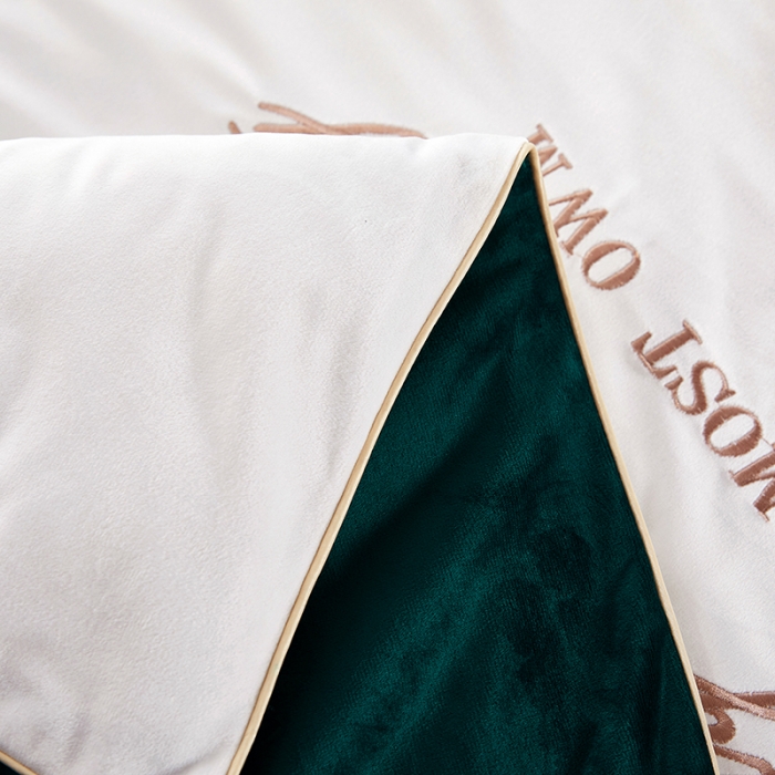 91家纺网 家纺一手货源 找家纺 诗薇娅 2020新款牛奶绒美容床罩四件套 刺绣白+孔雀绿