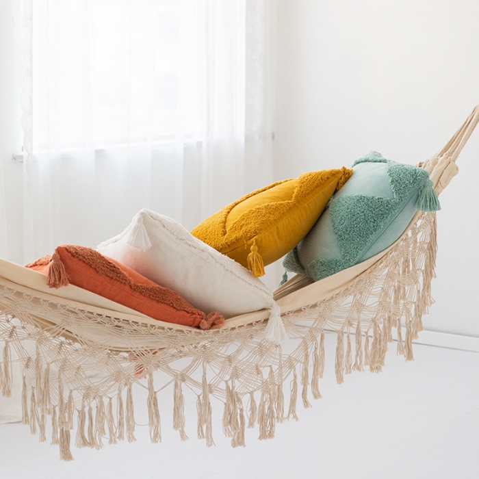 91家纺网 家纺一手货源 找家纺 （总）美茉家居 2020新款灯芯绒簇绒绣流苏抱枕