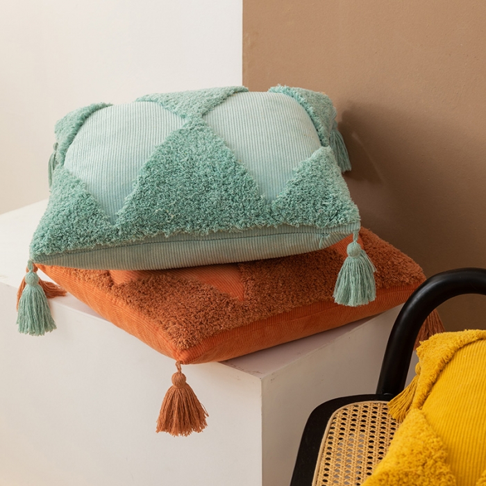 91家纺网 家纺一手货源 找家纺 （总）美茉家居 2020新款灯芯绒簇绒绣流苏抱枕