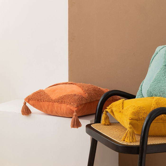 91家纺网 家纺一手货源 找家纺 （总）美茉家居 2020新款灯芯绒簇绒绣流苏抱枕