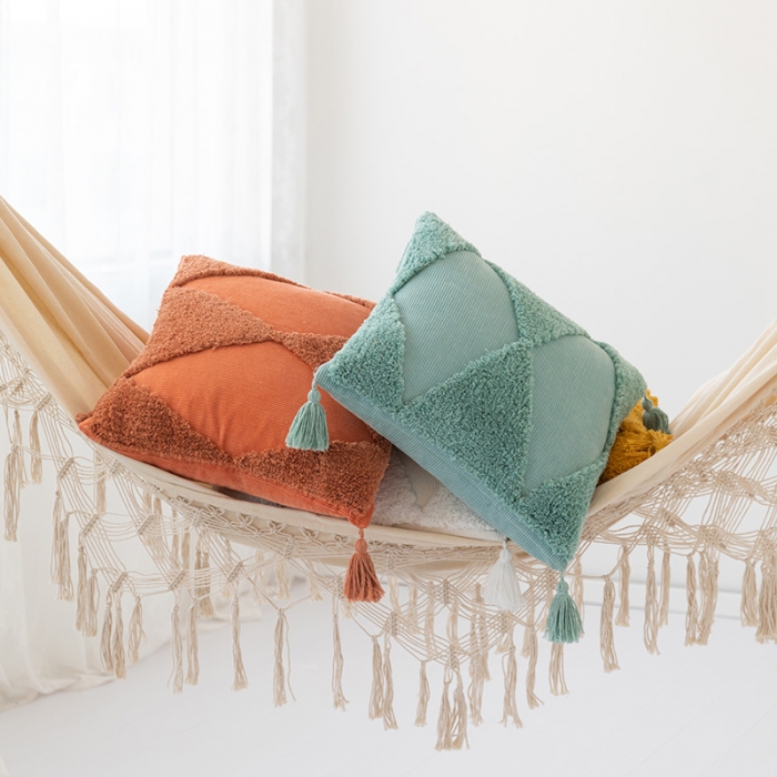 91家纺网 家纺一手货源 找家纺 （总）美茉家居 2020新款灯芯绒簇绒绣流苏抱枕