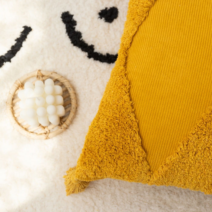 91家纺网 家纺一手货源 找家纺 美茉家居 2020新款灯芯绒簇绒绣流苏抱枕 杏黄