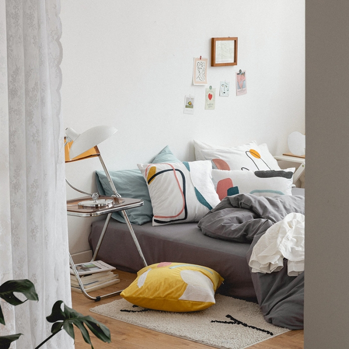 91家纺网 家纺一手货源 找家纺 （总）美茉家居 2020新款灯芯绒毛线绣抱枕