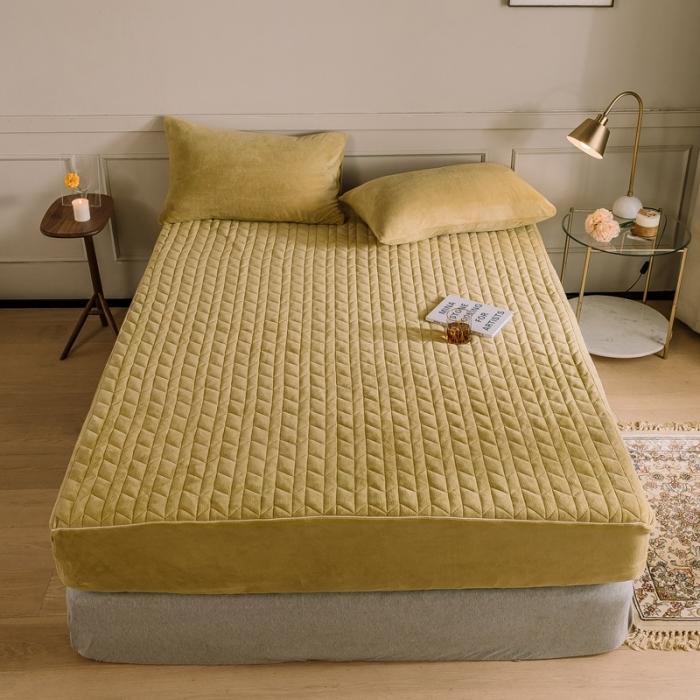 91家纺网 家纺一手货源 找家纺 法芙娜家纺  秋冬加厚牛奶绒夹棉床笠 吸湿排汗保暖 芥末黄