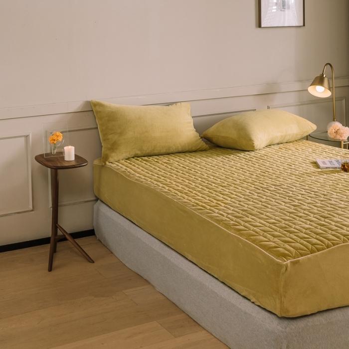 91家纺网 家纺一手货源 找家纺 法芙娜家纺  秋冬加厚牛奶绒夹棉床笠 吸湿排汗保暖 芥末黄