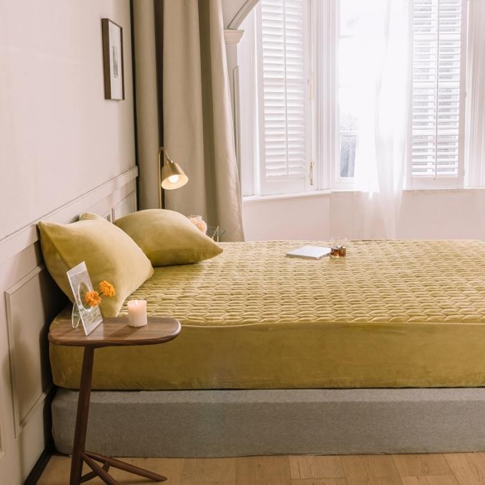 91家纺网 家纺一手货源 找家纺 法芙娜家纺  秋冬加厚牛奶绒夹棉床笠 吸湿排汗保暖 芥末黄