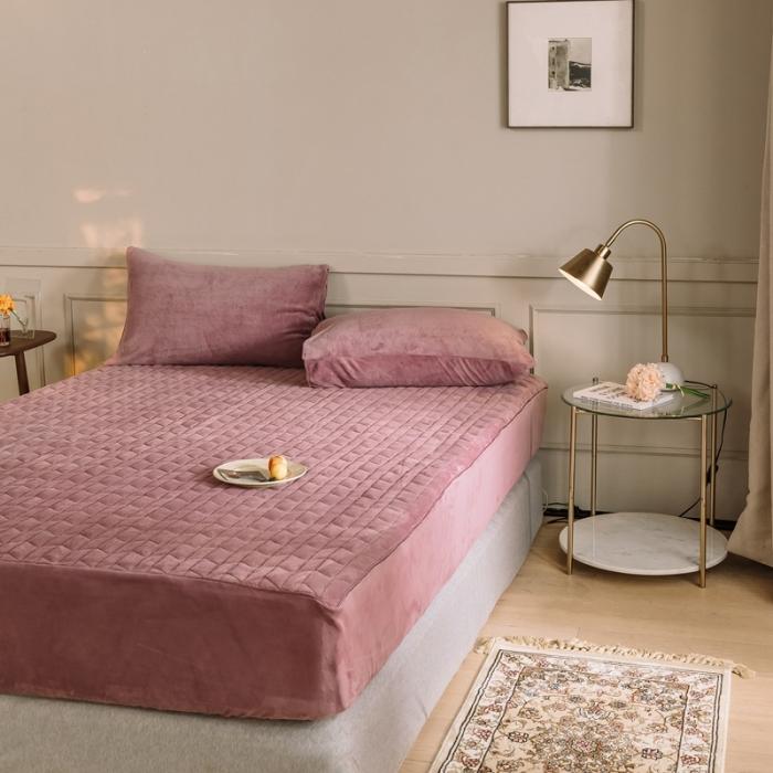 91家纺网 家纺一手货源 找家纺 法芙娜家纺  秋冬加厚牛奶绒夹棉床笠 吸湿排汗保暖 魅力紫