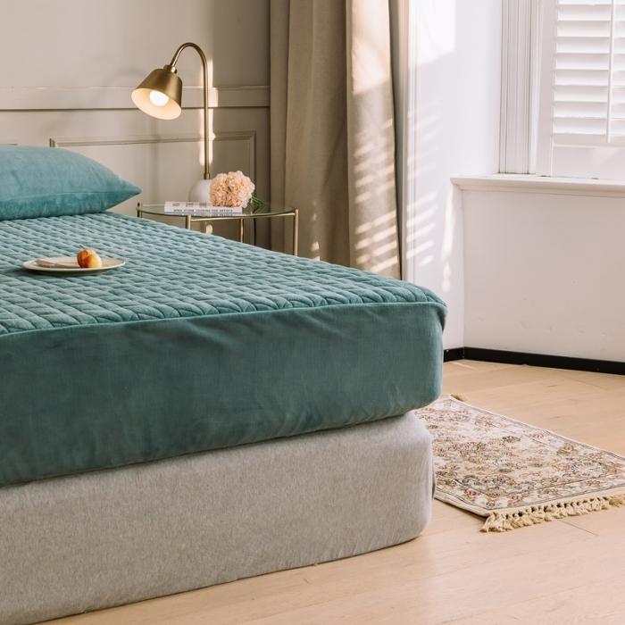 91家纺网 家纺一手货源 找家纺 法芙娜家纺  秋冬加厚牛奶绒夹棉床笠 吸湿排汗保暖 松石蓝