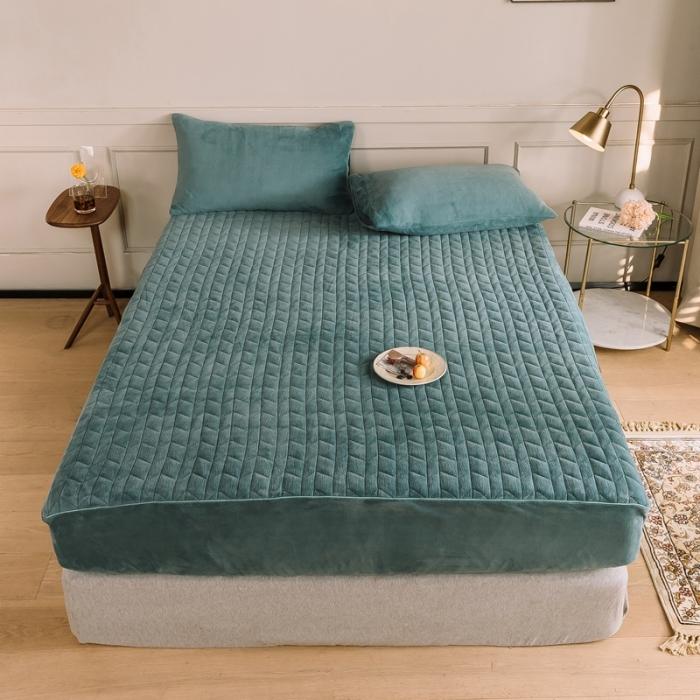 91家纺网 家纺一手货源 找家纺 法芙娜家纺  秋冬加厚牛奶绒夹棉床笠 吸湿排汗保暖 松石蓝