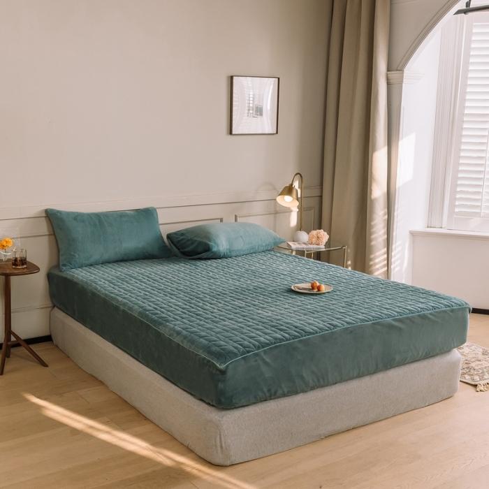 91家纺网 家纺一手货源 找家纺 法芙娜家纺  秋冬加厚牛奶绒夹棉床笠 吸湿排汗保暖 松石蓝