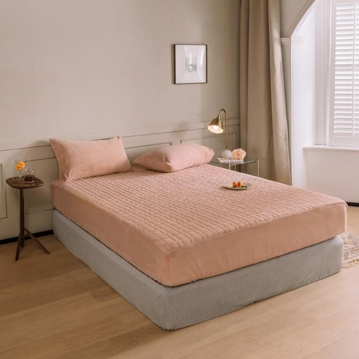 91家纺网 家纺一手货源 找家纺 法芙娜家纺 秋冬加厚牛奶绒夹棉床笠 吸湿排汗保暖 樱花粉