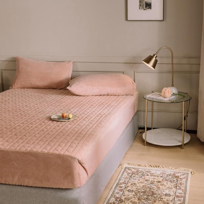 91家纺网 家纺一手货源 找家纺 法芙娜家纺 秋冬加厚牛奶绒夹棉床笠 吸湿排汗保暖 樱花粉