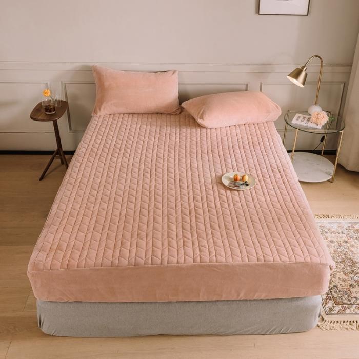 91家纺网 家纺一手货源 找家纺 法芙娜家纺 秋冬加厚牛奶绒夹棉床笠 吸湿排汗保暖 樱花粉