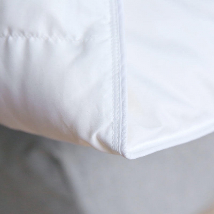 91家纺网 家纺一手货源 找家纺 俏企鹅 2025新款全棉单边羽绒被 纯白色