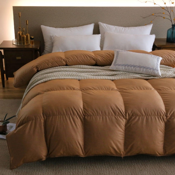 91家纺网 家纺一手货源 找家纺 俏企鹅 2025新款全棉单边羽绒被 咖色