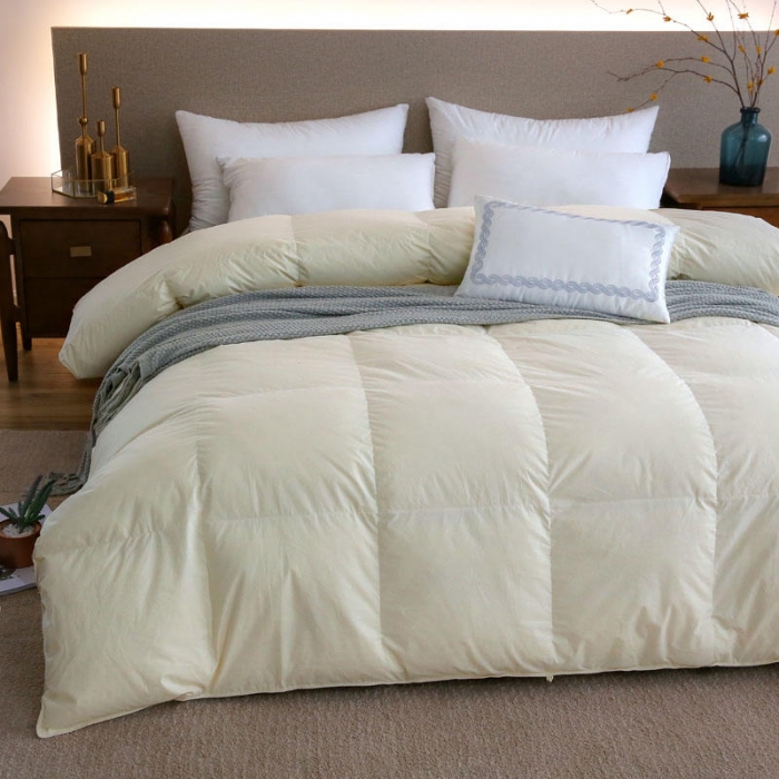 91家纺网 家纺一手货源 找家纺 俏企鹅 2025新款全棉单边羽绒被 米黄