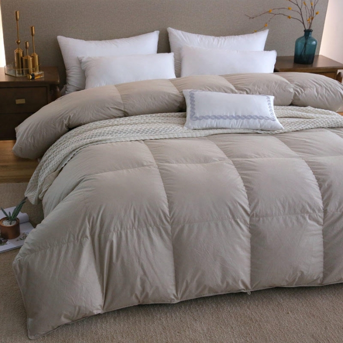 91家纺网 家纺一手货源 找家纺 俏企鹅 2025新款全棉单边羽绒被 浅灰