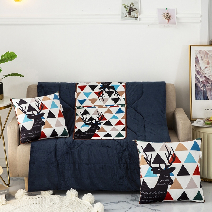 91家纺网 家纺一手货源 找家纺 宝马家纺2022多功能加厚荷兰绒水晶绒数码印花抱枕被 时尚鹿