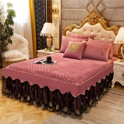 91家纺网 家纺一手货源 找家纺 菊上2021新款加厚水晶绒刺绣单床裙金色年华系列 玫粉