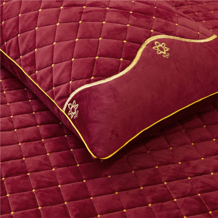 91家纺网 家纺一手货源 找家纺 菊上2021新款加厚水晶绒单床笠金色年华系列 魅红