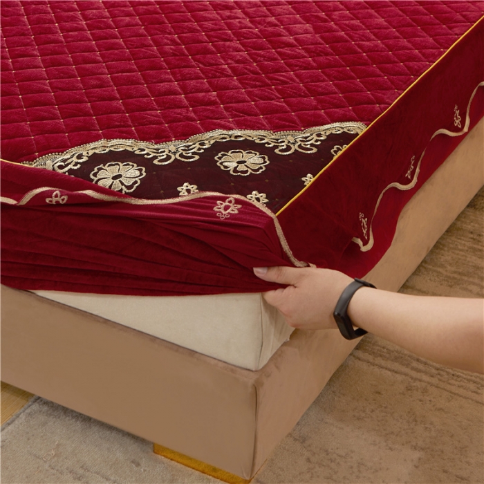 91家纺网 家纺一手货源 找家纺 菊上2021新款加厚水晶绒单床笠金色年华系列 魅红