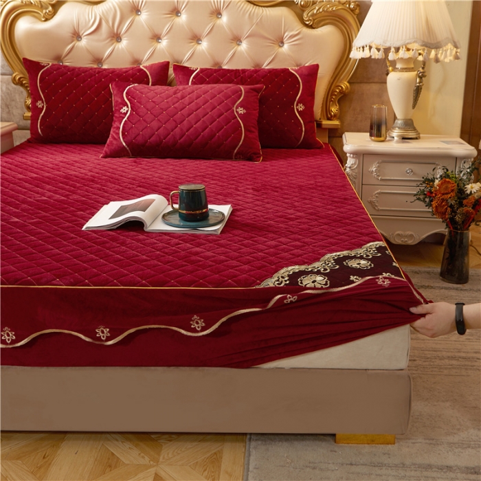 91家纺网 家纺一手货源 找家纺 菊上2021新款加厚水晶绒单床笠金色年华系列 魅红