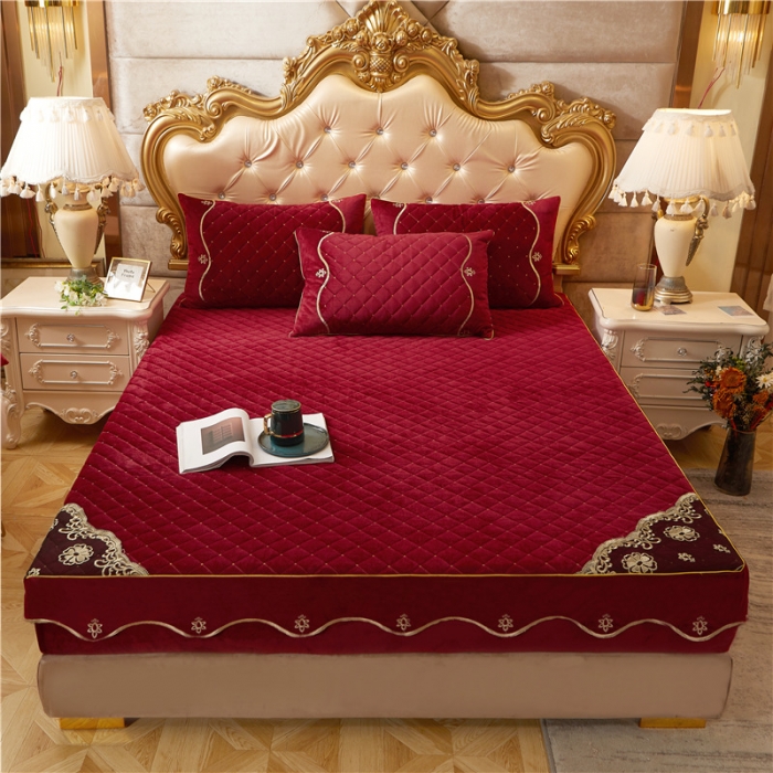 91家纺网 家纺一手货源 找家纺 菊上2021新款加厚水晶绒单床笠金色年华系列 魅红