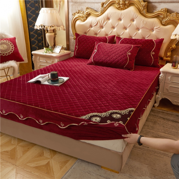 91家纺网 家纺一手货源 找家纺 菊上2021新款加厚水晶绒单床笠金色年华系列 魅红