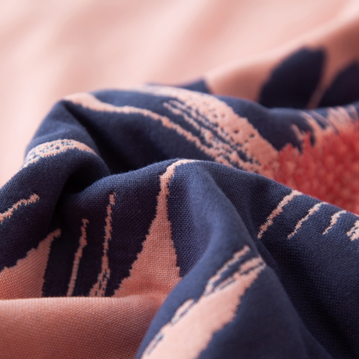 91家纺网 家纺一手货源 找家纺 朴尔 2020新款多彩全棉六层纱布大版花枕巾 墨菊橘