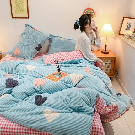 91家纺网 家纺一手货源 找家纺 牛奶绒四件套双面金貂法莱水晶魔法宝宝雕花绒被套