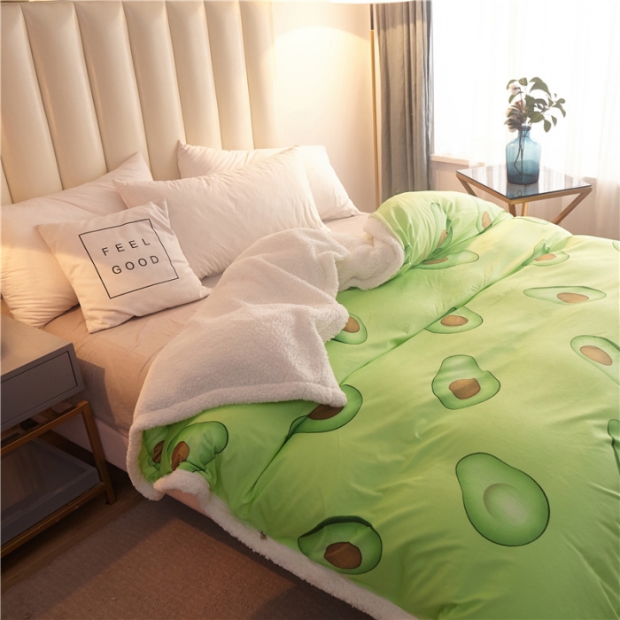 91家纺网 家纺一手货源 找家纺 北纬27度 2020新款羊羔绒多功能毯被套双用 牛油果