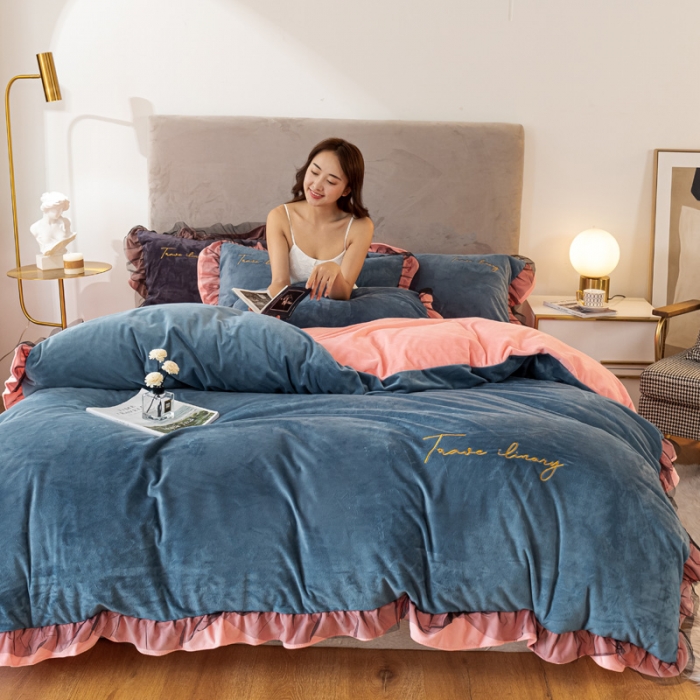 91家纺网 家纺一手货源 找家纺 蓝巢 2020新款水晶绒蕾丝边四件套 绒-宾利蓝浅粉