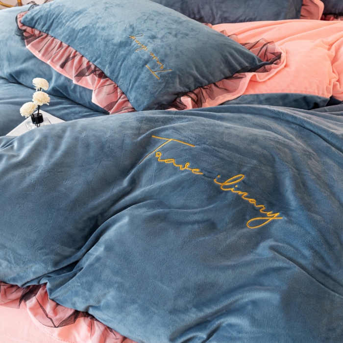 91家纺网 家纺一手货源 找家纺 蓝巢 2020新款水晶绒蕾丝边四件套 绒-宾利蓝浅粉