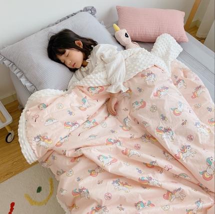 91家纺网 家纺一手货源 找家纺 美乐迪 2020新款豆豆被毯模特图 爱心小马