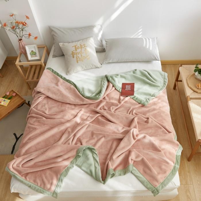 91家纺网 家纺一手货源 找家纺 法芙娜家纺 新品 AB复合毯 牛奶绒加厚毛毯 粉绿