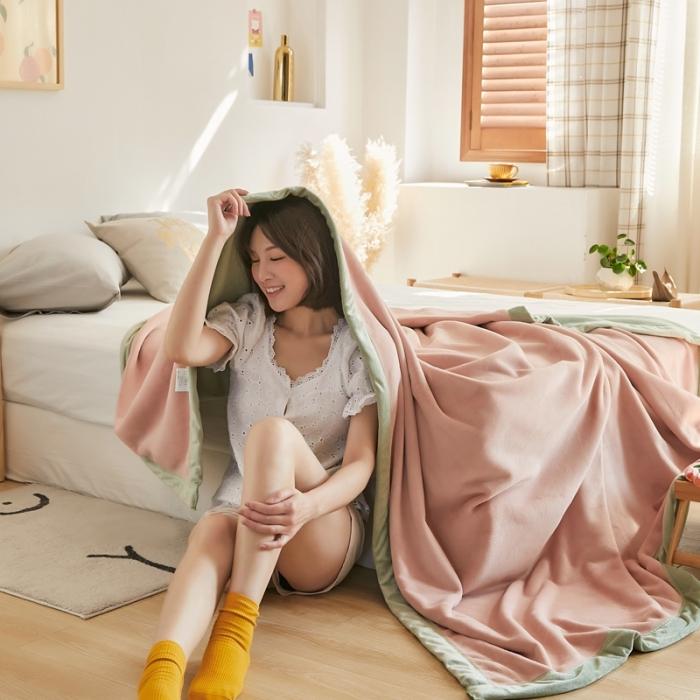 91家纺网 家纺一手货源 找家纺 法芙娜家纺 新品 AB复合毯 牛奶绒加厚毛毯 粉绿